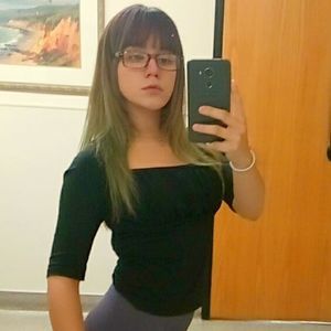 Meet your Posher, Lesly